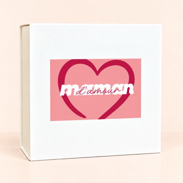 Boîte avec l'étiquette Maman